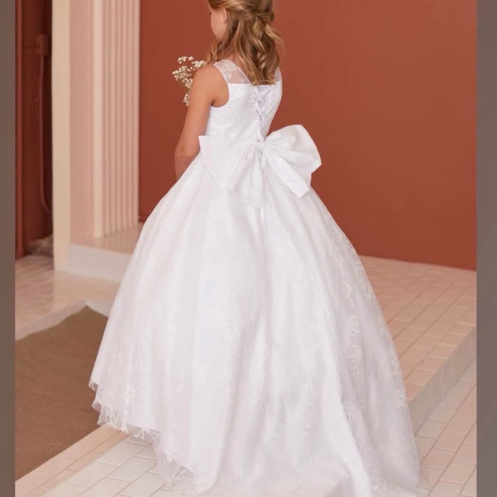 Elegant White Kids Dress with Bow